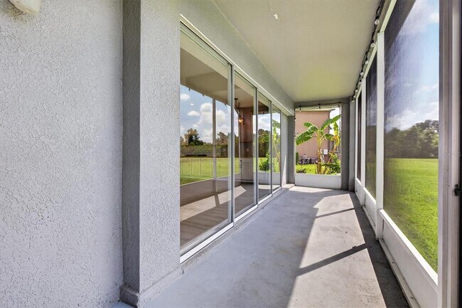 Building Photo - 10725 Banfield Dr