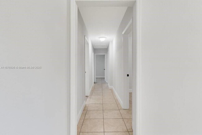 Building Photo - 1101 N 71st Terrace