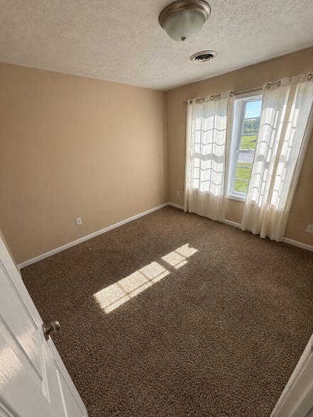 Building Photo - 1210 Stonington Dr