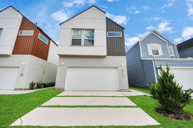 Primary Photo - 3015 Pelon Cay Dr