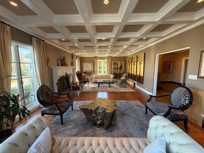 Building Photo - Elegant St. Francis Wood Residence - Available Furnished or Unfurnished