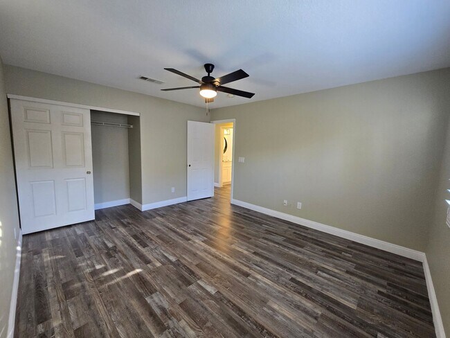 Building Photo - A Fabulous 4 Bedroom Home in Peccole Ranch