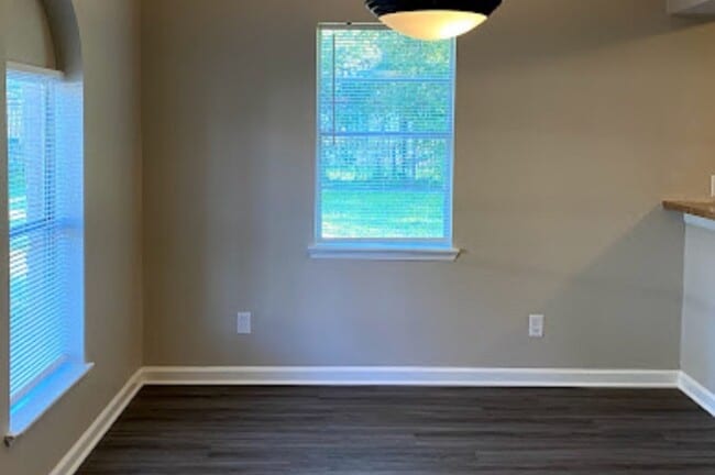 Building Photo - 9325 Kentshire Dr