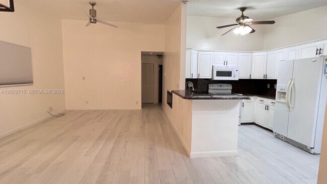 Building Photo - 10669 Boca Entrada Blvd