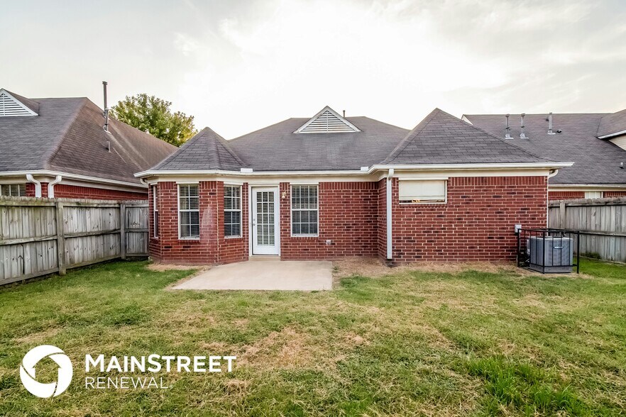 Building Photo - 8516 Cross Point Dr