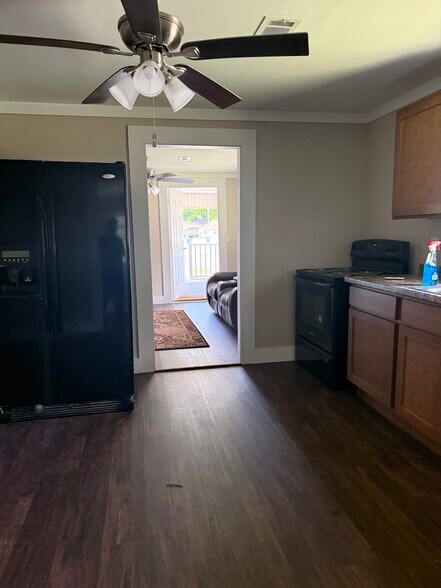 Building Photo - 1458 Shanna Dr