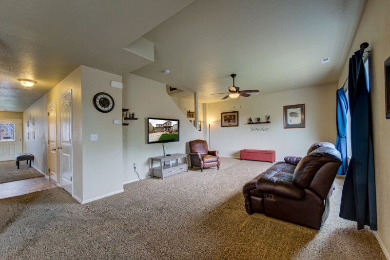 Building Photo - 9711 Desert Lily Cir