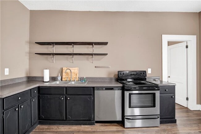 Building Photo - 112 Espejo St