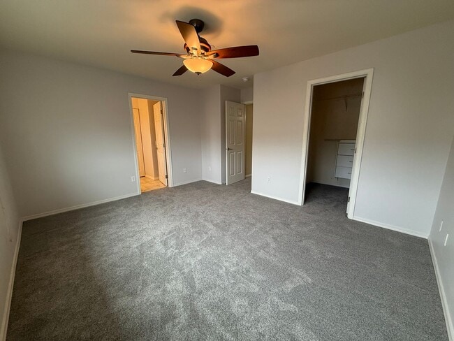 Building Photo - DuPont 3 bedroom+ den,  1712 SF home, adja...