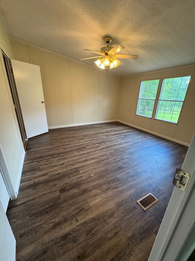 Building Photo - 12372 FM 1650