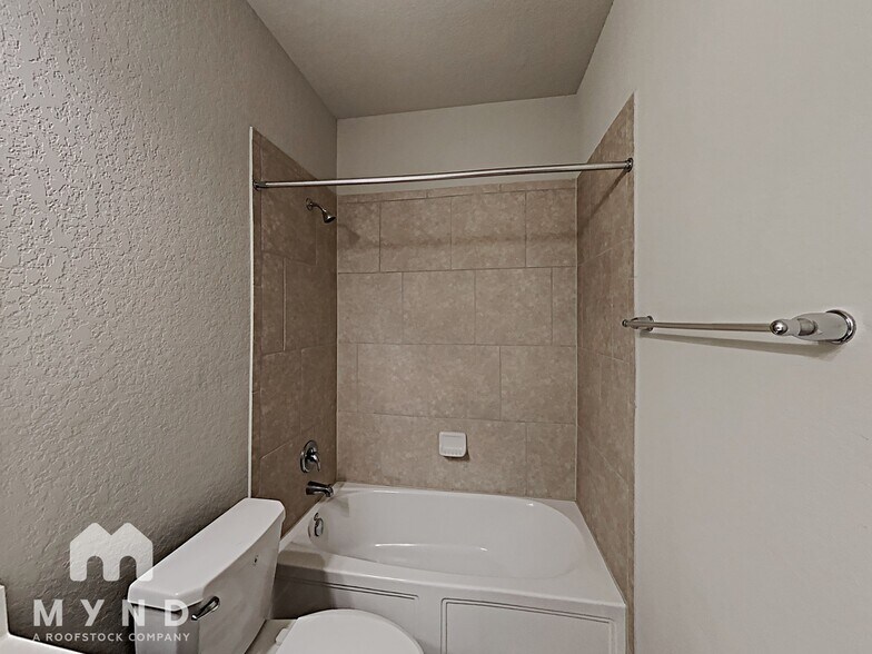 Building Photo - 15003 Gelding Hts