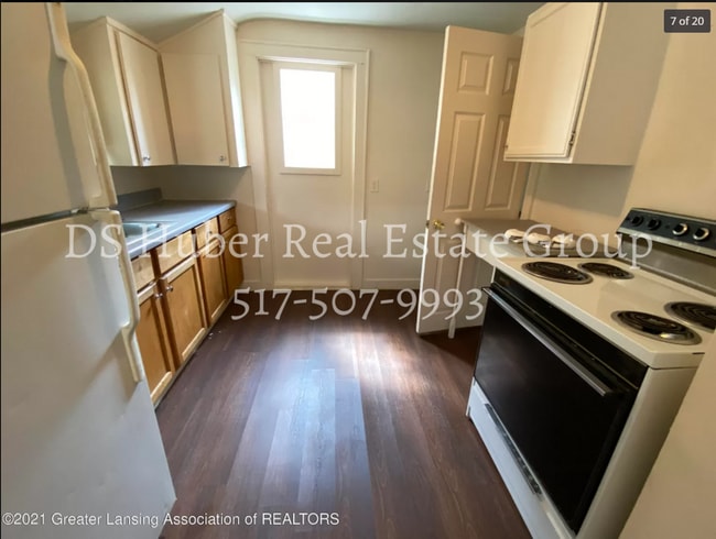 Building Photo - 1443.5 Roselawn Ave