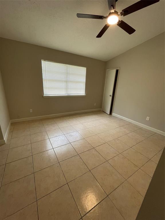 Building Photo - 10426 Towneview Dr
