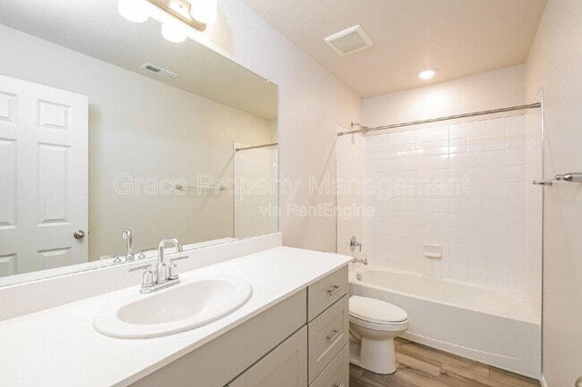 Building Photo - 12232 Creamery St