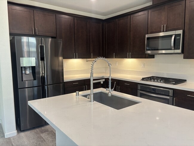 Building Photo - 5558 Kennedy Pl