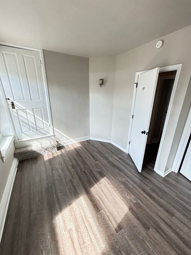 Building Photo - 2 BR Home Available in Catasauqua, PA