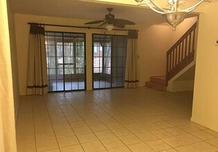 Building Photo - 3/3 In Rockwood Villas