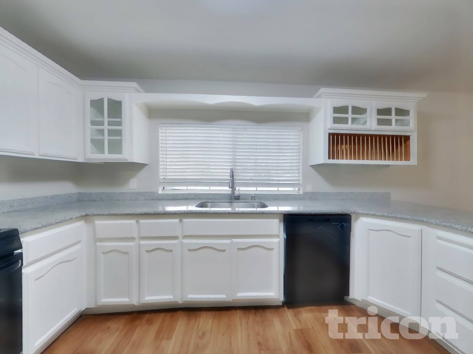 Building Photo - 304 Robert St