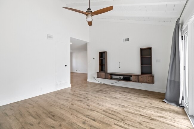 Building Photo - 135 N Barnwell St