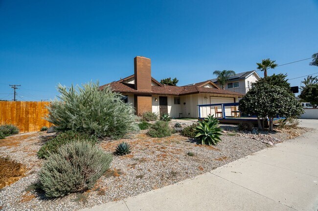 Building Photo - Furnished 4BR Oceanside Retreat w/ Pool Table, Home Gym & Utilities Included