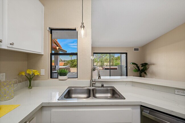 Building Photo - 78650 Ave 42