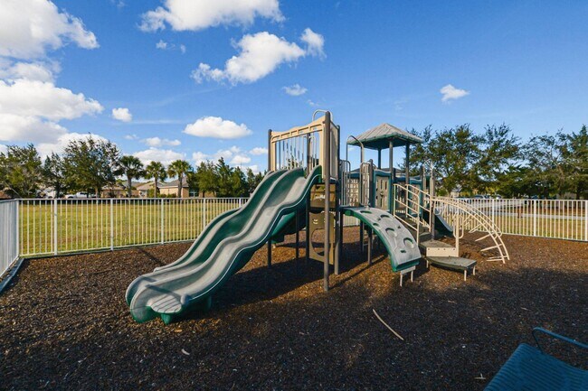 Building Photo - 9756 Palm Breezes Dr