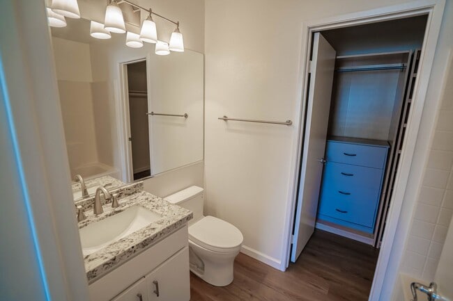 Building Photo - 2-Bedroom Townhome in Valencia's Cheyenne ...