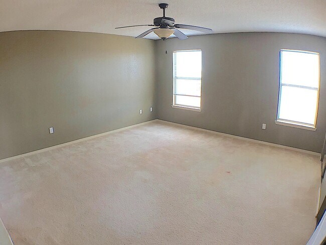 Building Photo - Northeast/Mesquite Hills 3Bed/2.5bath Refr...