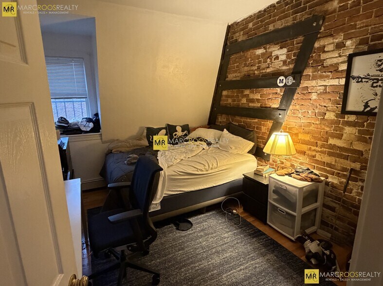 Building Photo - 668 Tremont St