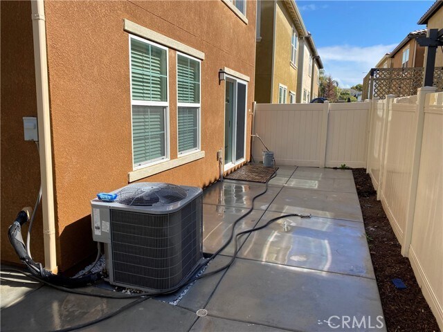 Building Photo - 41923 Zafra St