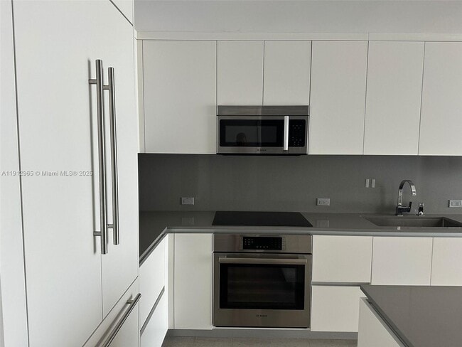 Building Photo - 68 SE 6th St