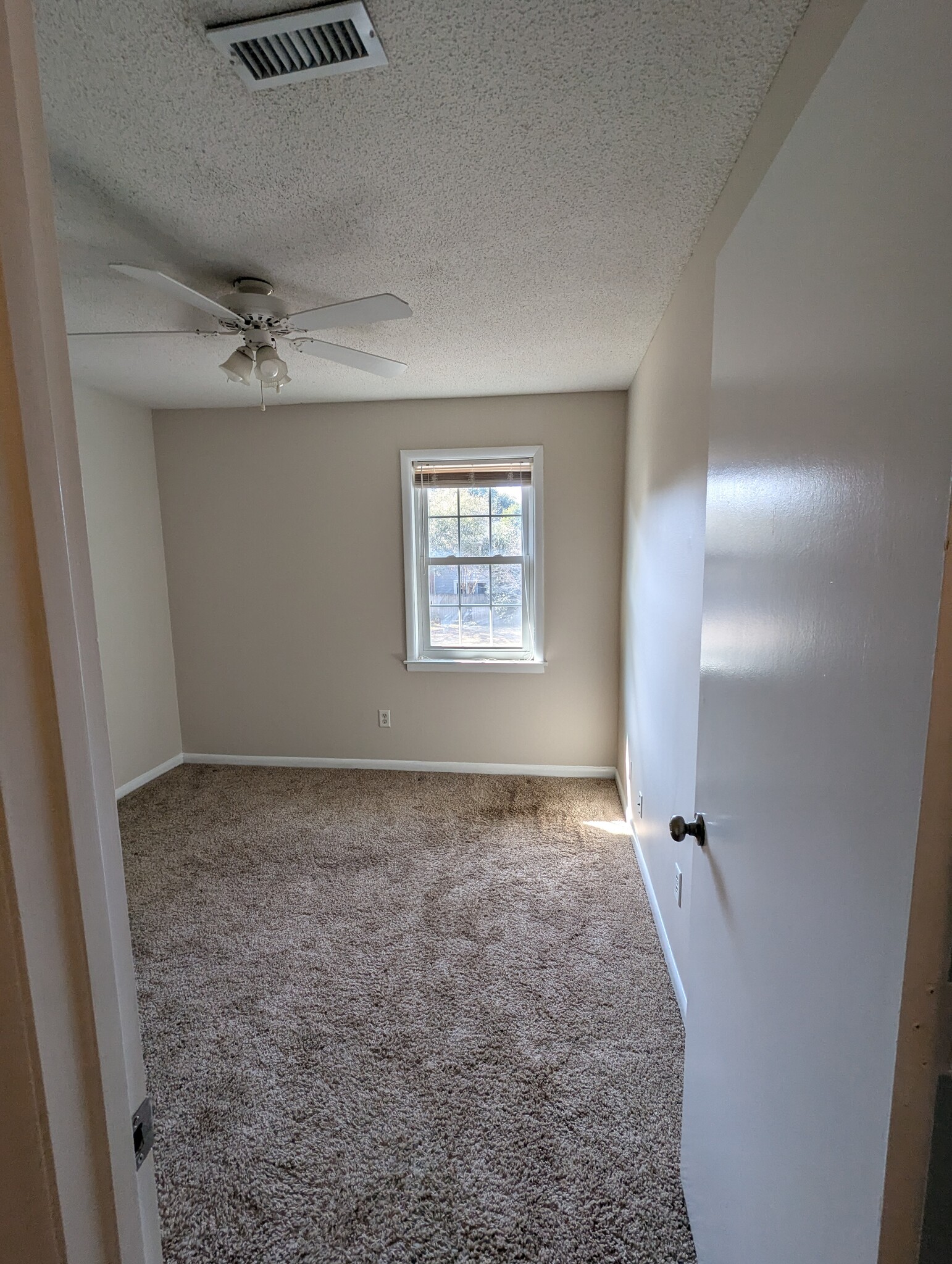 Guest bedroom 2 - 201 Heritage Cir