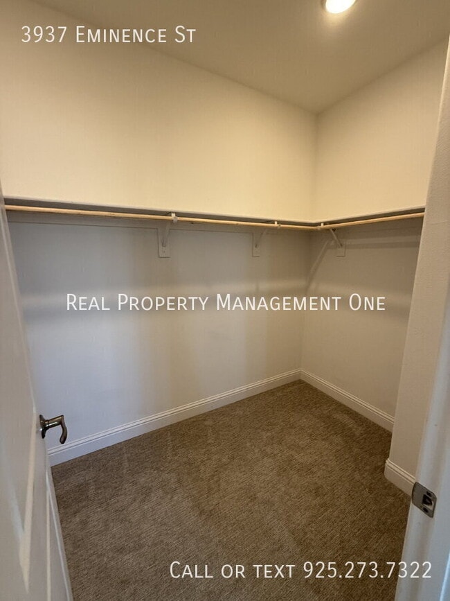 Building Photo - 3937 Eminence St
