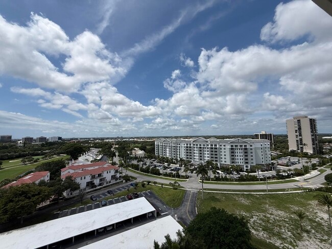 Building Photo - 2000 Presidential Way