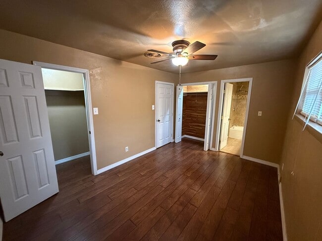Building Photo - Cozy 3 BDR Home Located in the Sandia Scho...