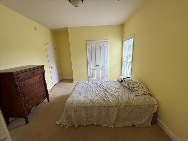Building Photo - 9832 Helmsley Cir