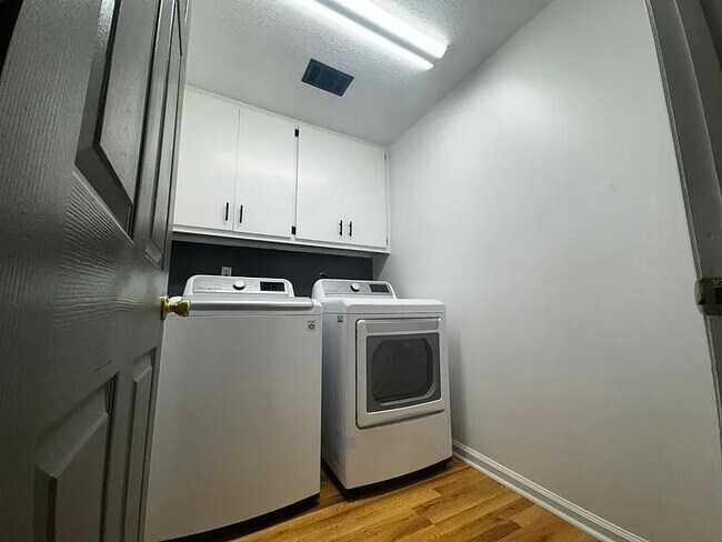 Building Photo - 1088 Pierce Rd