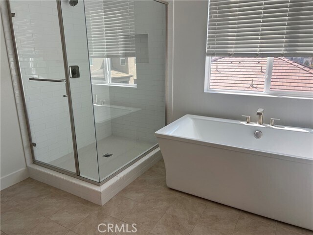 Building Photo - 144 Sash