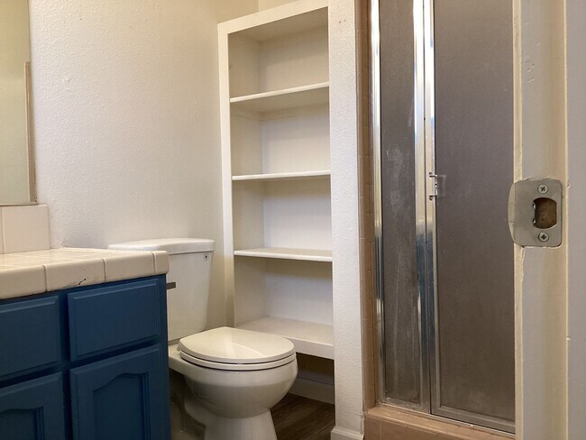 Building Photo - 16385 N D St