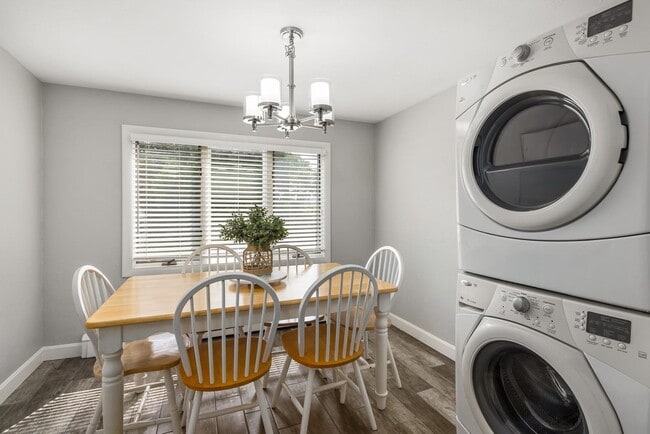 Building Photo - 39 Cable Rd