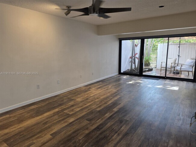 Building Photo - 20900 Leeward Ct