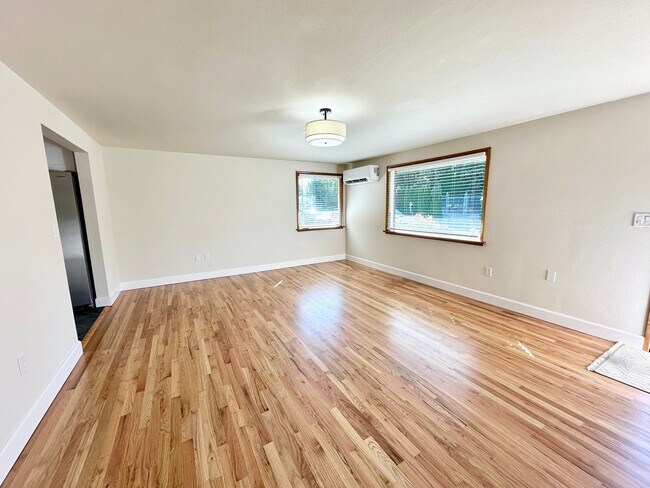 Building Photo - 203-207 N 38th Ave