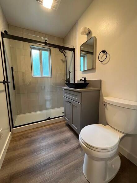 Bathroom - 2365 SE 45th Ave