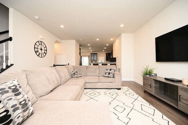 Building Photo - 522 Calvert Way