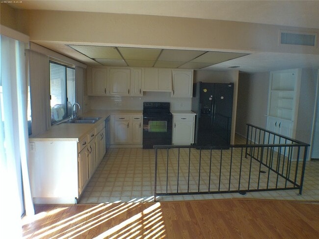 Building Photo - 15823 Ironside Hill Dr