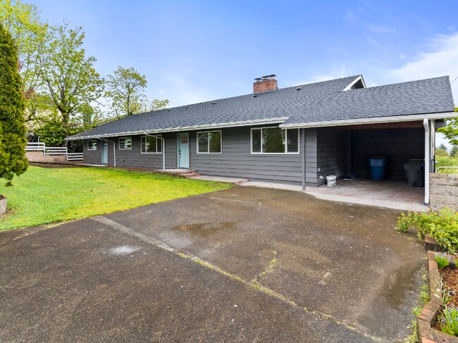 Building Photo - 2615 E McLoughlin Blvd