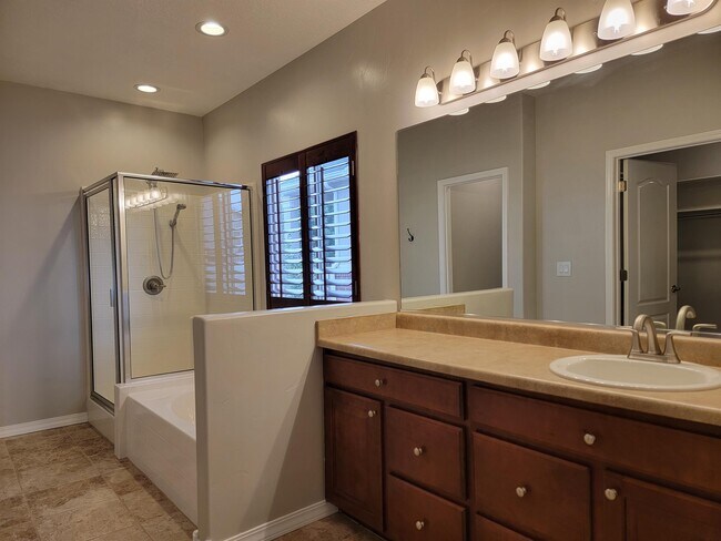 Building Photo - 8256 Imperial Oak Dr