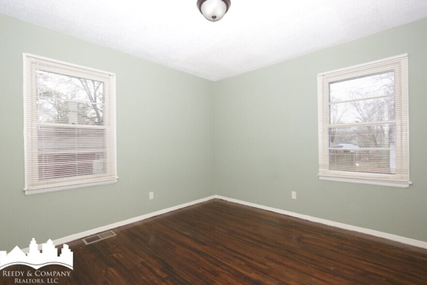 Building Photo - 2474 Corning Ave