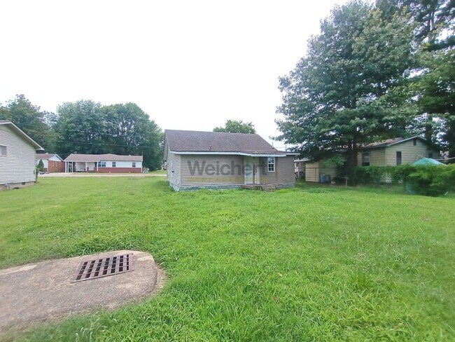 Building Photo - 3Bed/1Bath house with great location