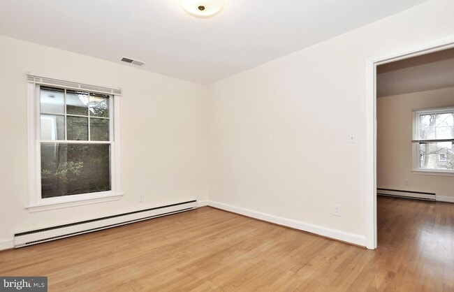 Building Photo - 4509 Ellicott St NW